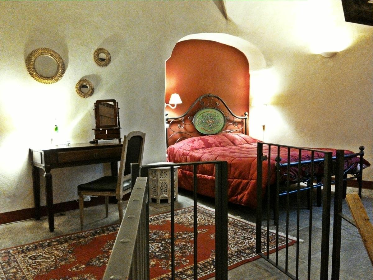 Castello Di Compiano Hotel Relais Museum 객실 사진